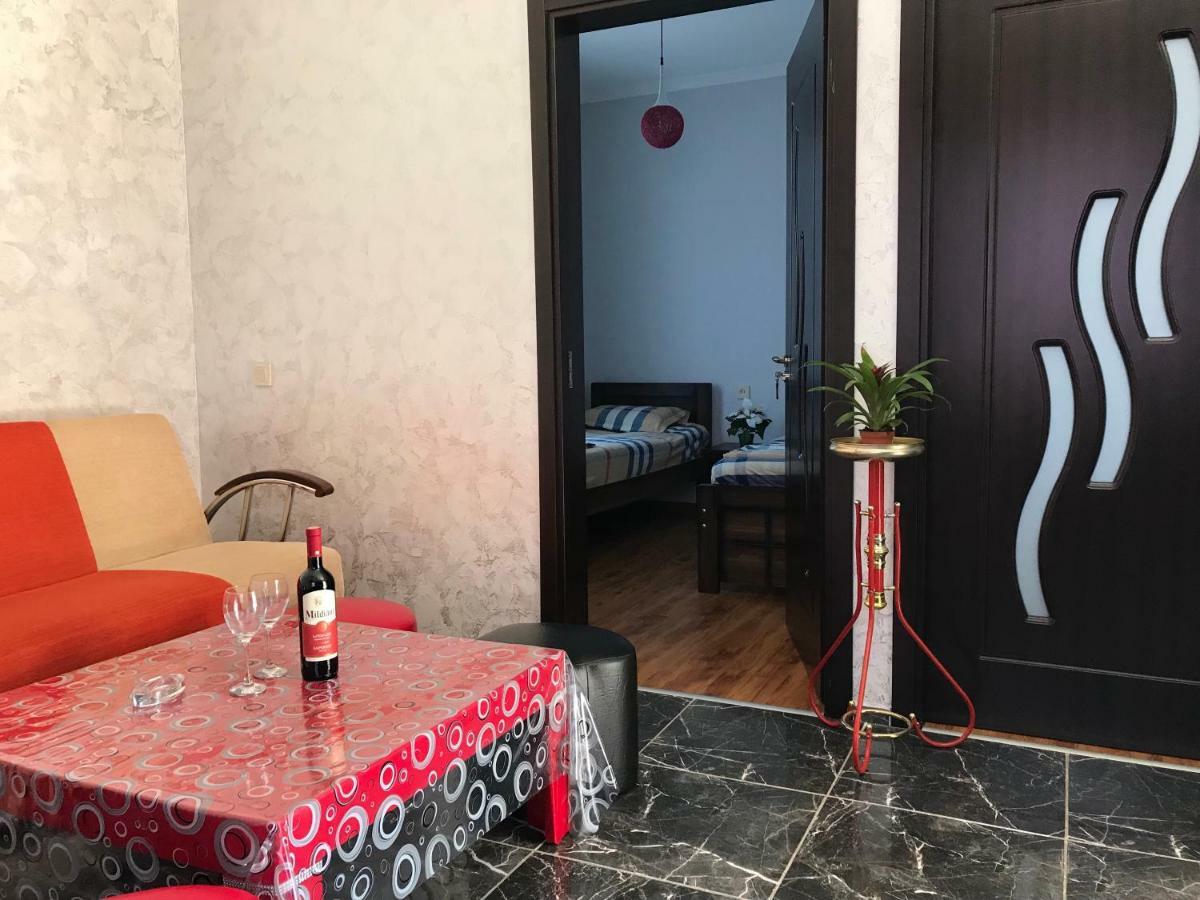 Kobuleti Guest House Chexov 24 Koboeleti Buitenkant foto