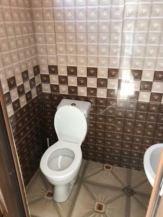 Kobuleti Guest House Chexov 24 Koboeleti Buitenkant foto