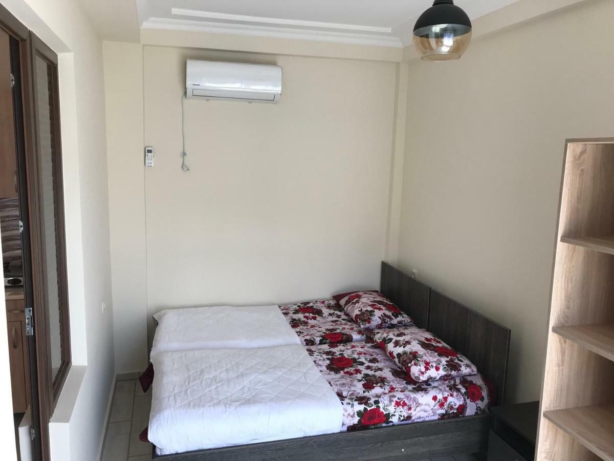 Kobuleti Guest House Chexov 24 Koboeleti Buitenkant foto