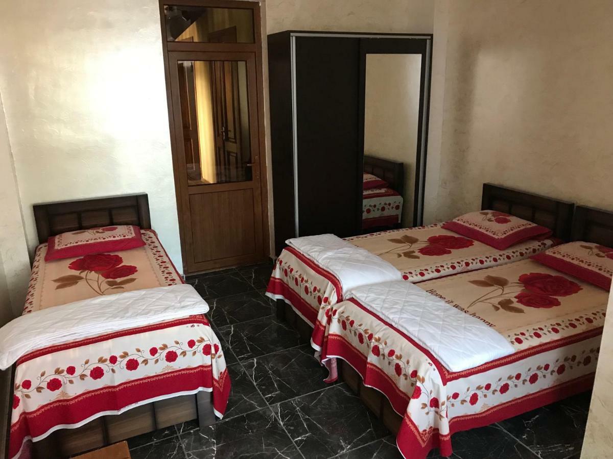 Kobuleti Guest House Chexov 24 Koboeleti Buitenkant foto