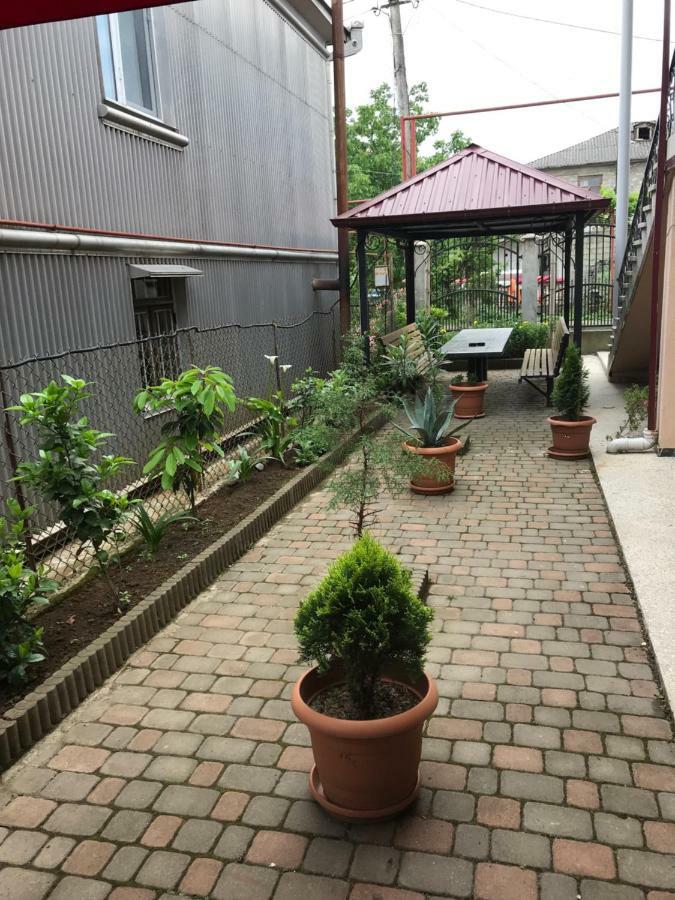 Kobuleti Guest House Chexov 24 Koboeleti Buitenkant foto