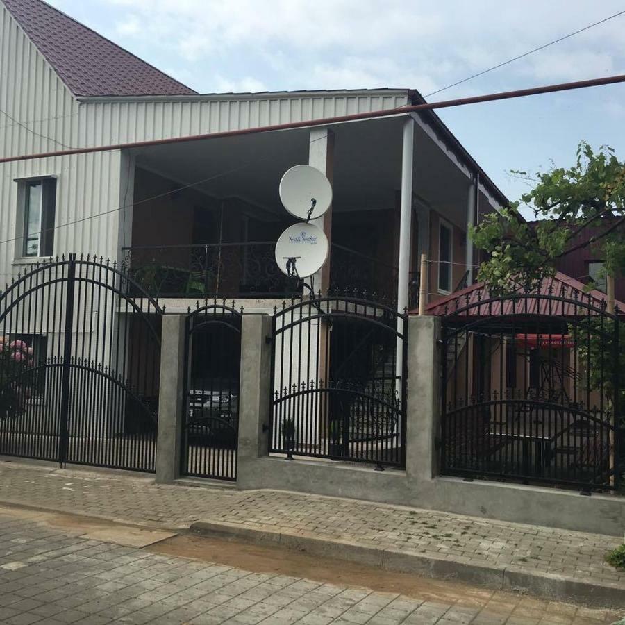 Kobuleti Guest House Chexov 24 Koboeleti Buitenkant foto