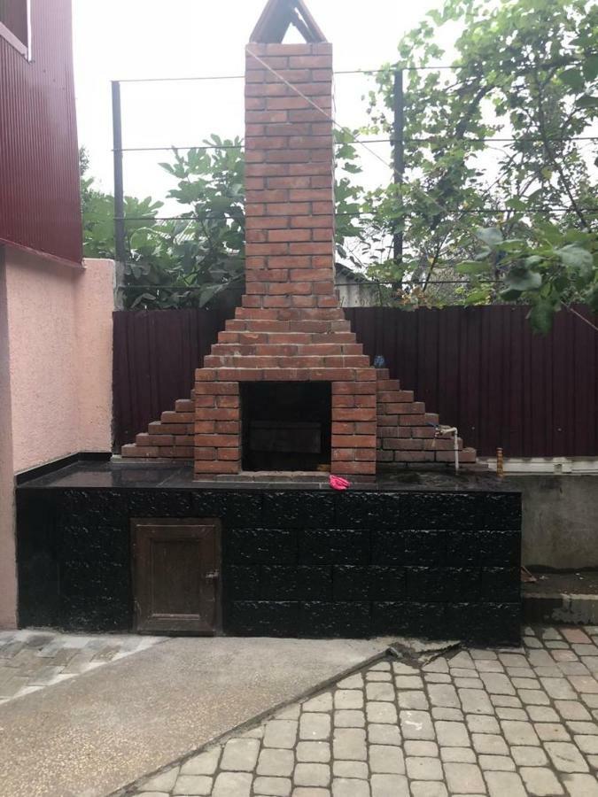 Kobuleti Guest House Chexov 24 Koboeleti Buitenkant foto